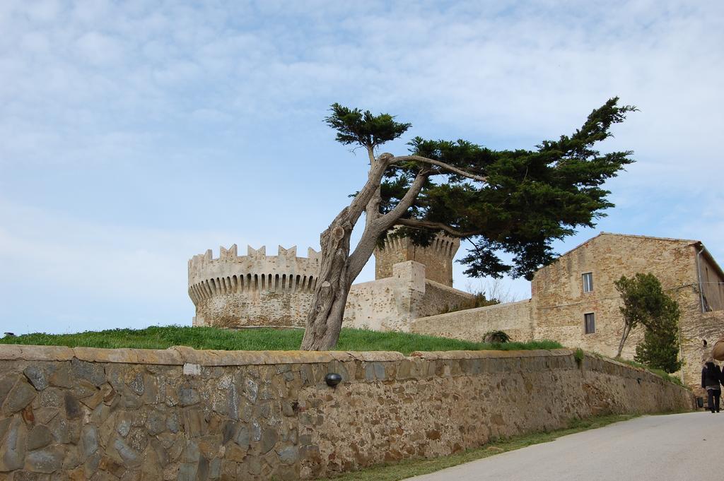 Agriturismo Quattro Pini Villa Castagneto Carducci Buitenkant foto